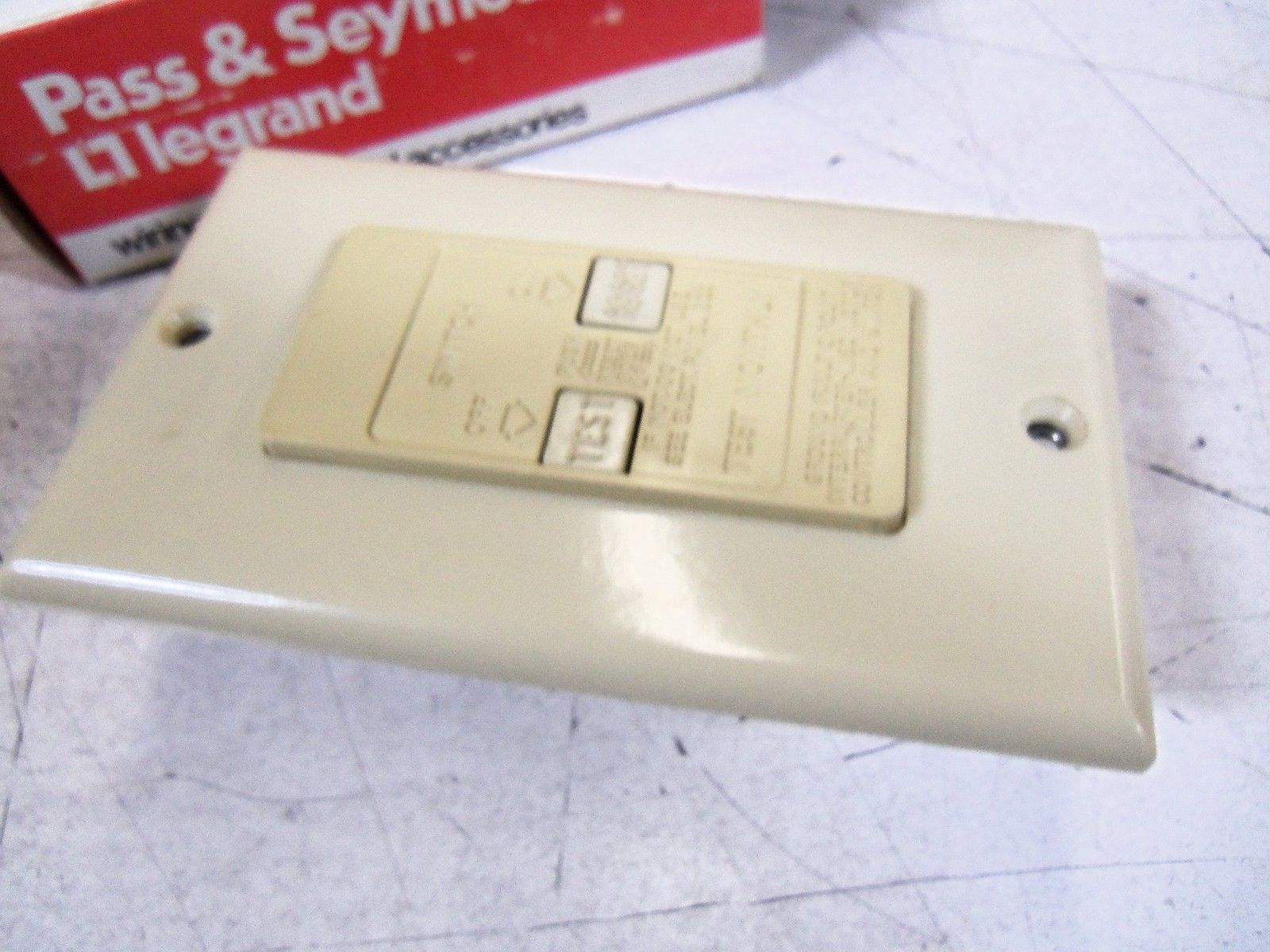 PASS & SEYMOUR CAN2081-SI NSMP