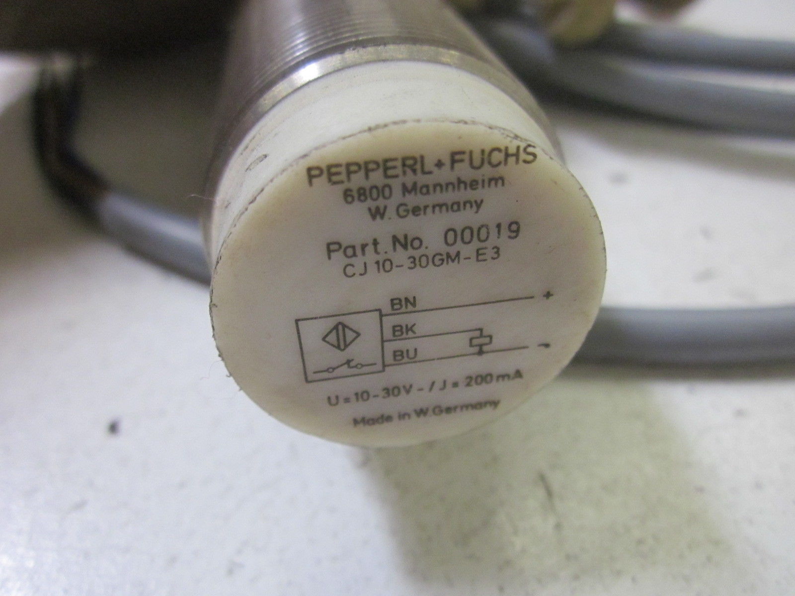PEPPERL+FUCHS CJ10-30GM-E3 UNMP