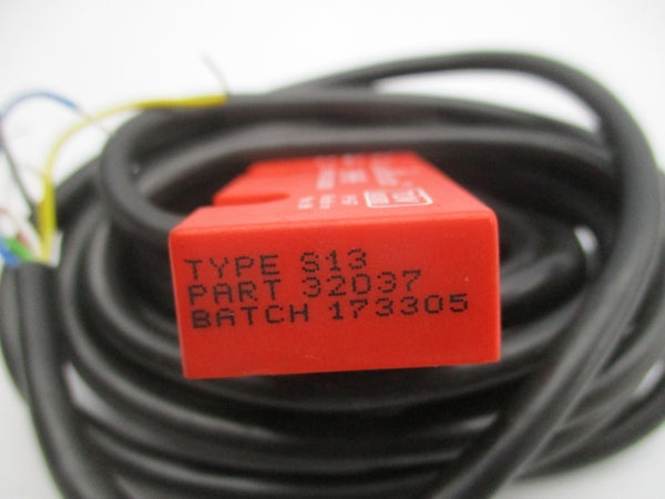 GUARDMASTER 32037 (AS PICTURED) NSNP