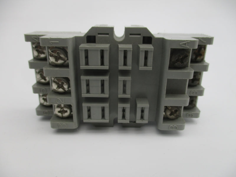 DAYTON 5X853E 300VAC 15A NSNP