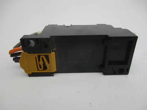 OMRON PYF14A-E 250V 5A (AS PICTURED) UNMP