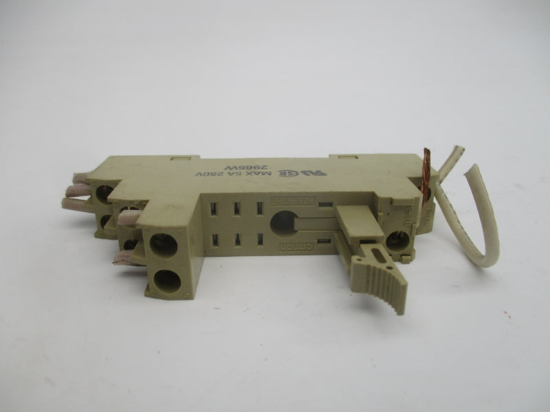 OMRON P2RF-08-E 250V 5A (AS PICTURED) UNMP