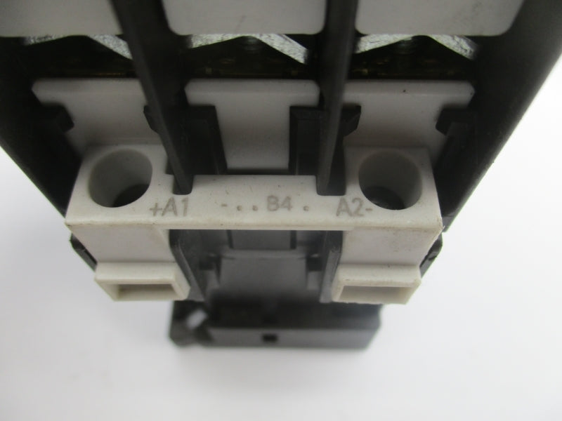 SIEMENS 3RT1026-1BB40 24VDC (AS PICTURED) UNMP