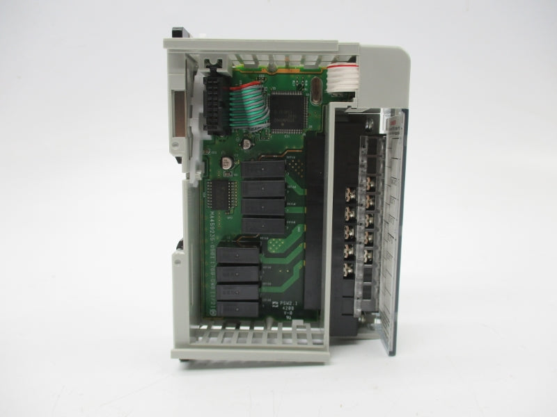 ALLEN BRADLEY 1769-OW8 SER. B F/W 3.1 5-265VAC NSMP