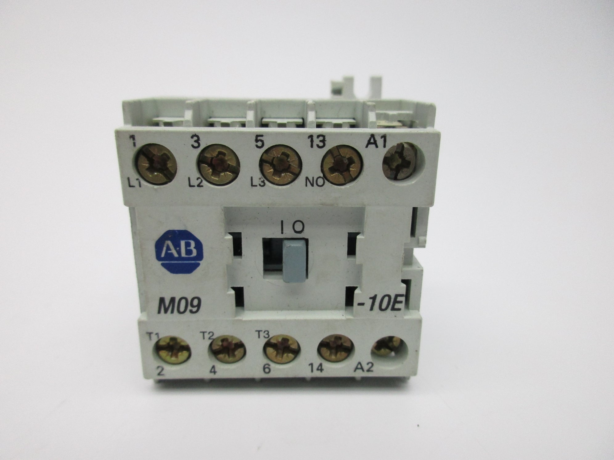 ALLEN BRADLEY 100-M09NZJ3 SER. A NSNP