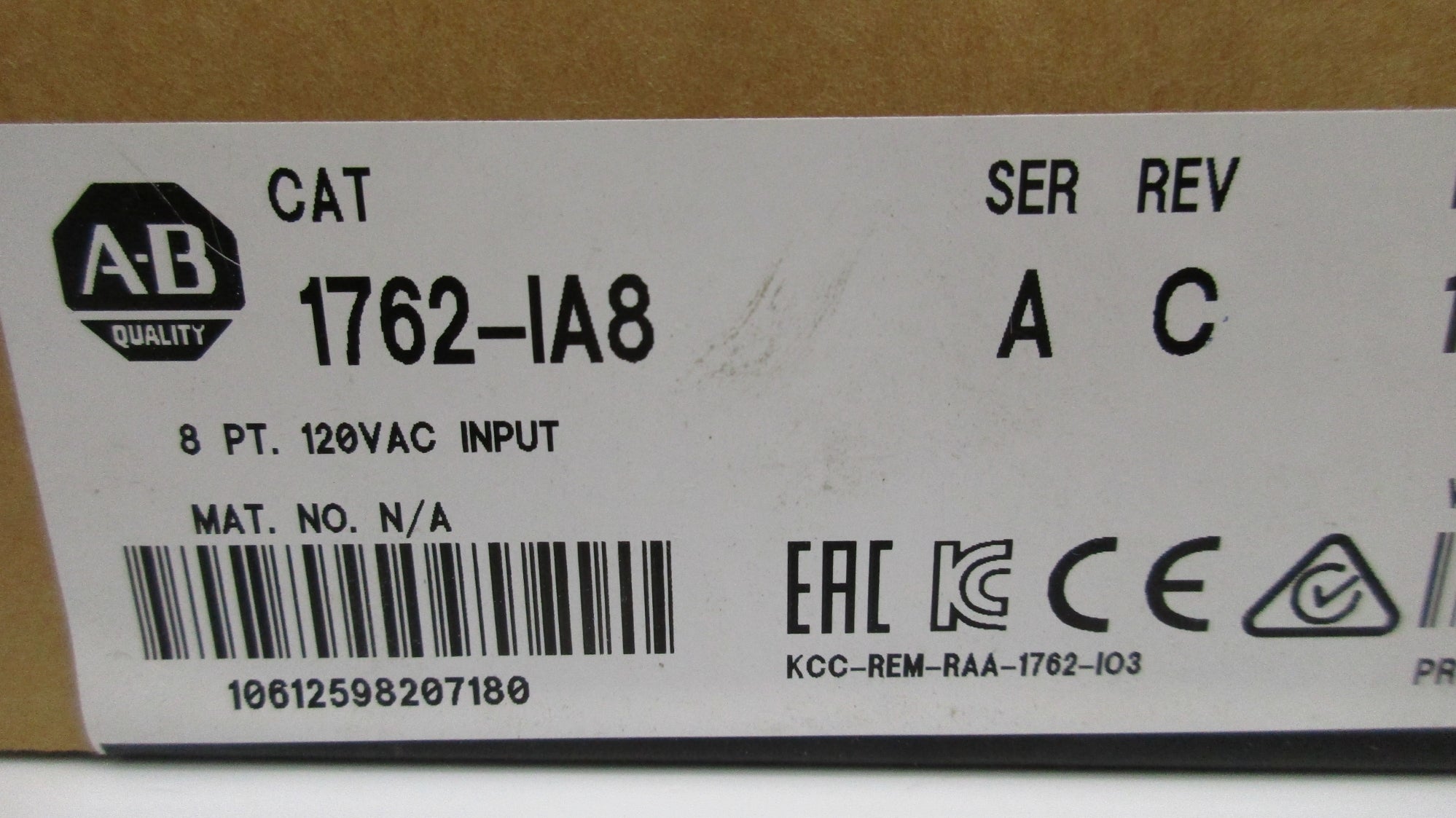 ALLEN BRADLEY 1762-IA8 SER. A DATE: 2016 NSFS