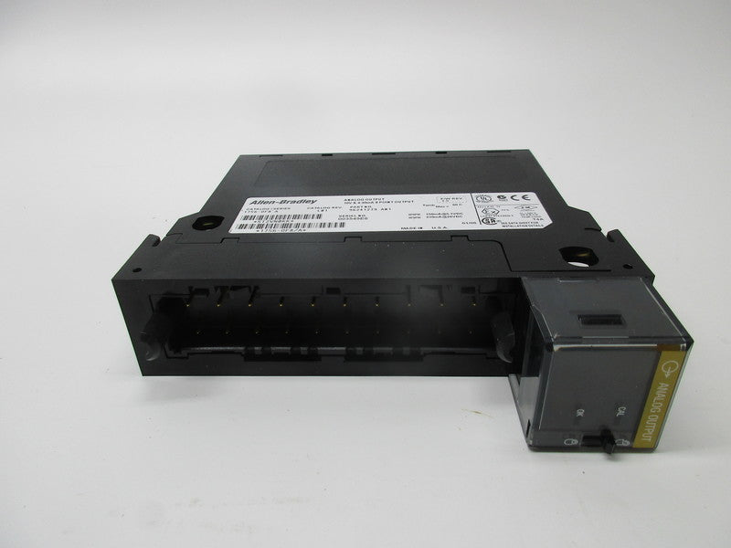 ALLEN BRADLEY 1756-OF8 SER. A F/W 1.5 24VDC NSNP