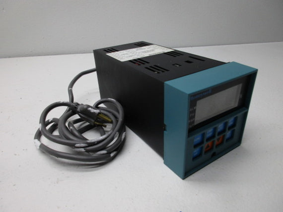 HONEYWELL DC3002-0-200-1-00-0111 UDC3000 DIGITAL CONTROL 120V * USED *