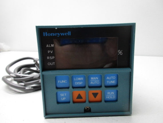 HONEYWELL DC3002-0-200-1-00-0111 UDC3000 DIGITAL CONTROL 120V * USED *