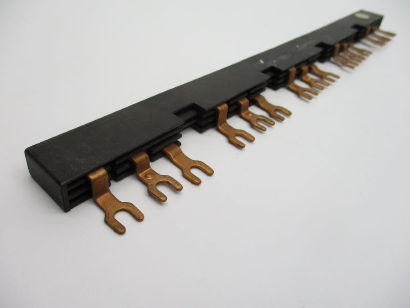 ALLEN BRADLEY 140-L1 SER.B UNMP