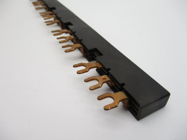 ALLEN BRADLEY 140-L1 SER.B UNMP