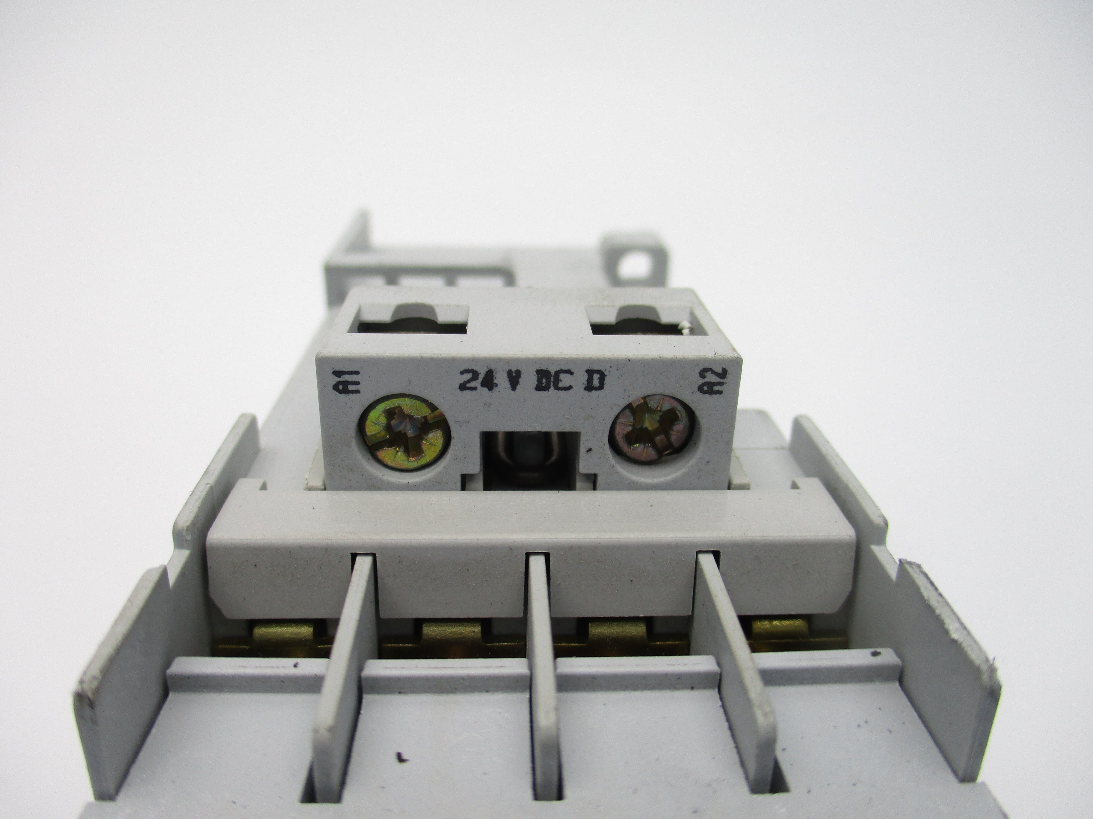 ALLEN BRADLEY 100-C12ZJ01 SER. A 24VDC NSNP