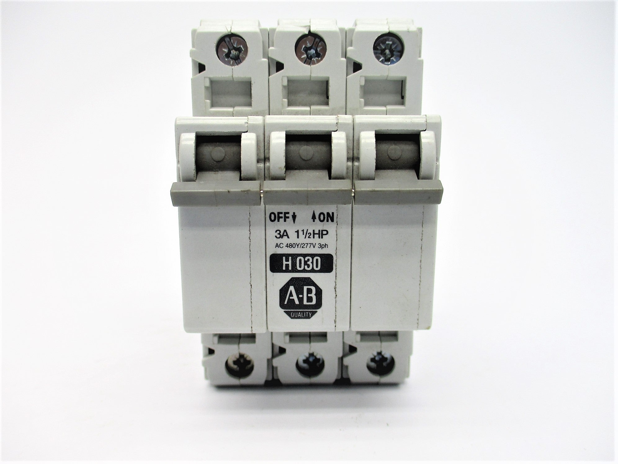 ALLEN BRADLEY 1492-CB3H030 SER. C 3A 277V  NSNP