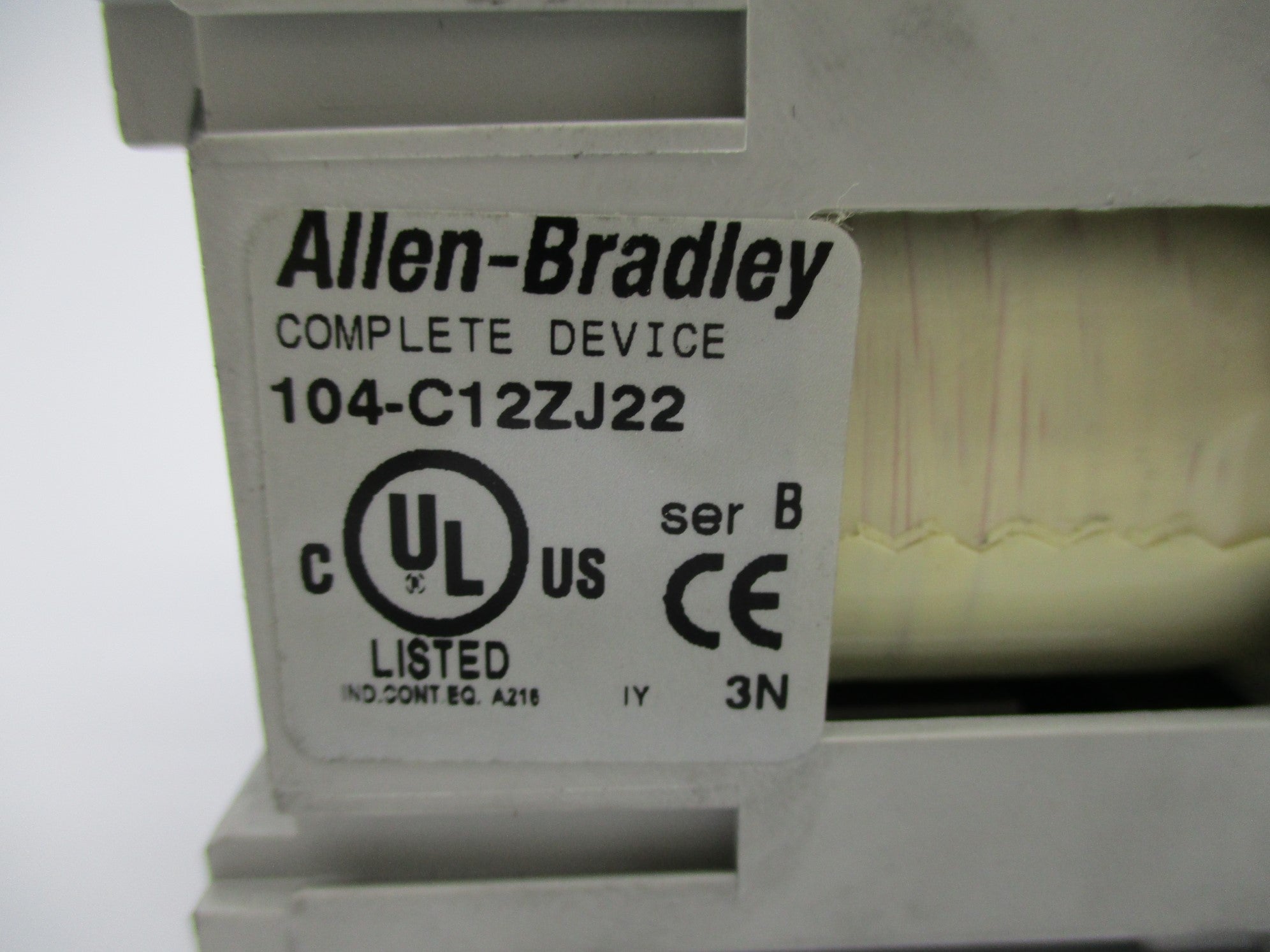 ALLEN BRADLEY 104-C12ZJ22 SER. B 24VDC UNMP