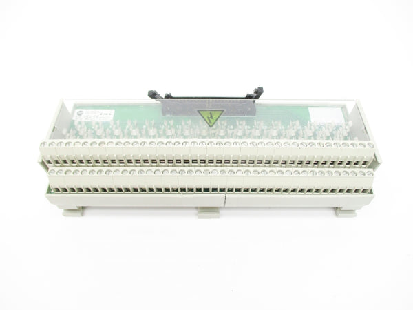 ALLEN BRADLEY 1492-IFM40F-F24-2 SER. A (BR/WH) NSMP