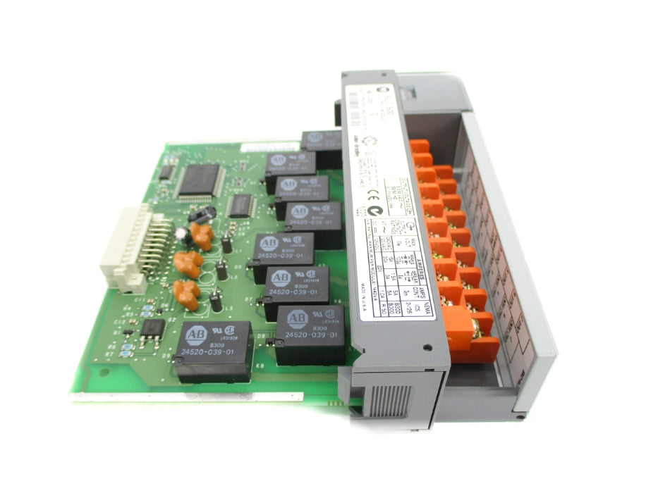 ALLEN BRADLEY 1746-OX8 SER. A 5-250VAC NSNP