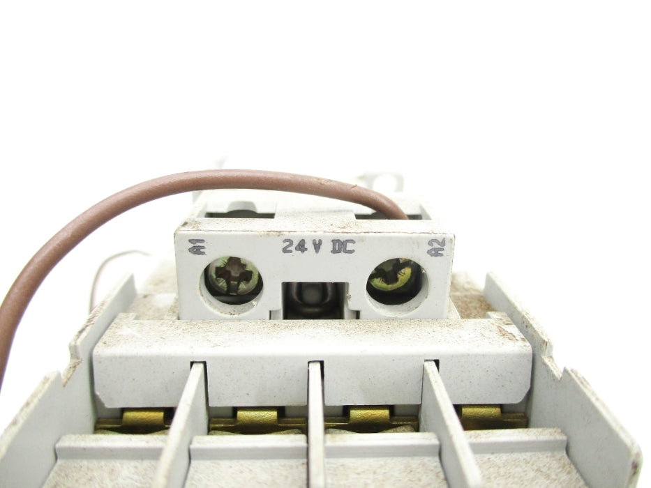 ALLEN BRADLEY 100-C09ZJ10 SER. A 24VDC 32A UNMP