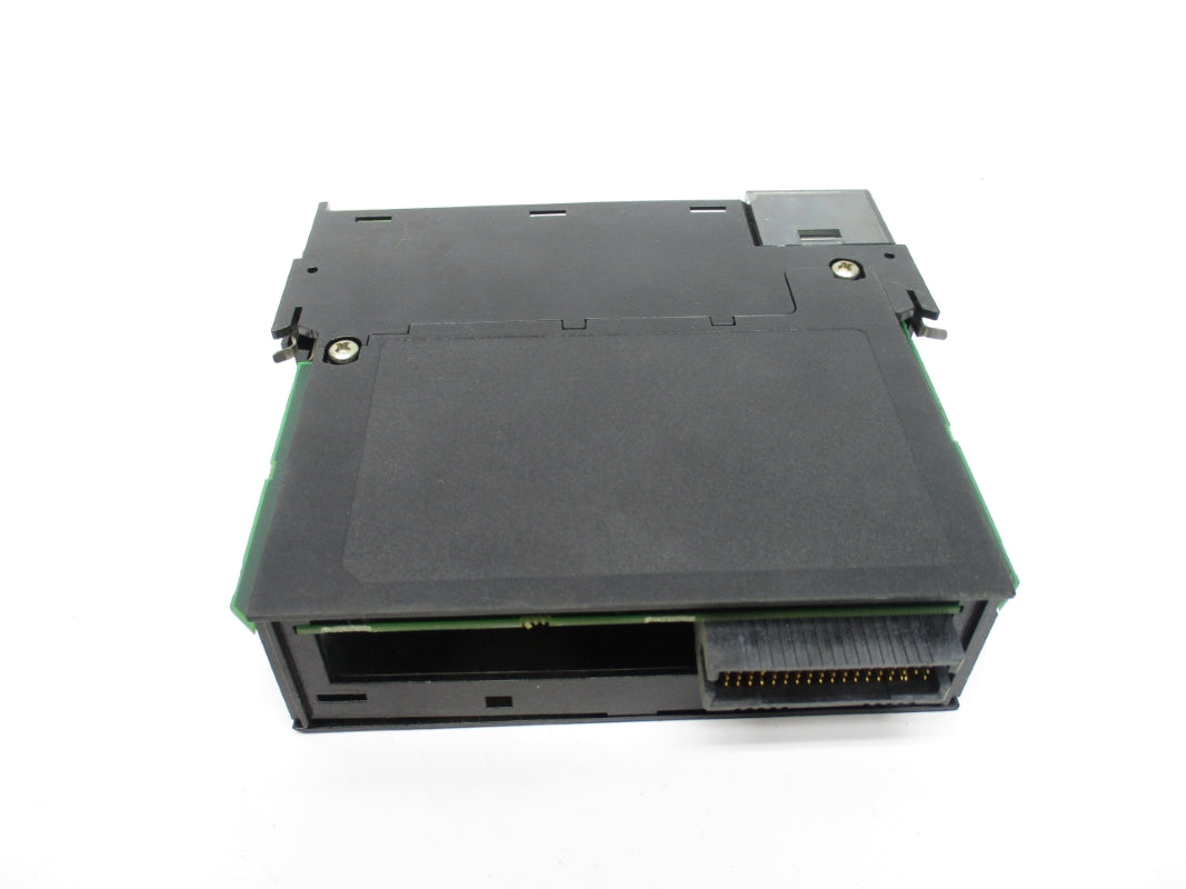 ALLEN BRADLEY 1756-M08SE SER. B 24VDC F/W 13.7 (NO DOOR/TERMINAL) NSNP