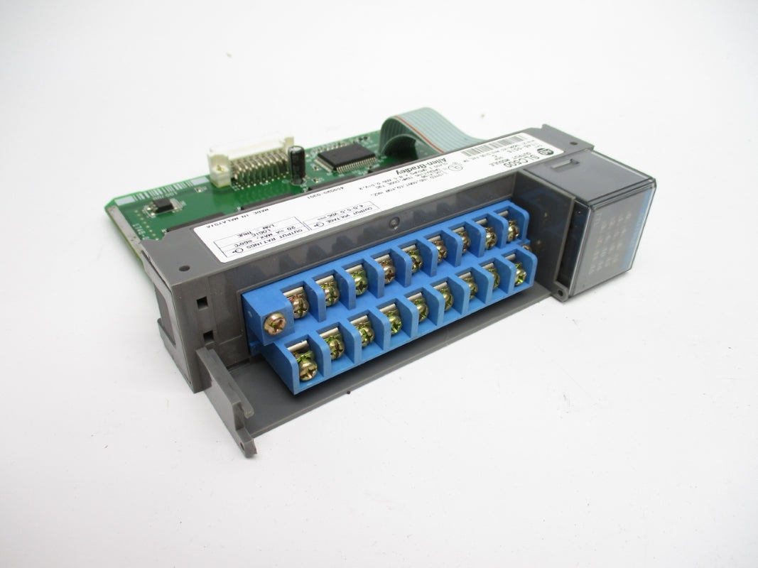 ALLEN BRADLEY 1746-OG16 SER. C 4.5-5.5VDC (NO DOOR) NSNP