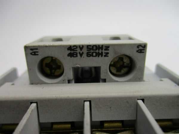 ALLEN BRADLEY 100-C09KY200 SER. A 42/48V 32A UNMP