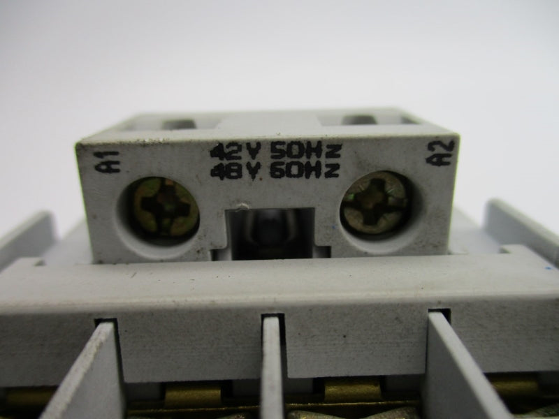 ALLEN BRADLEY 100-C09KY200 SER. A 42/48V 32A UNMP