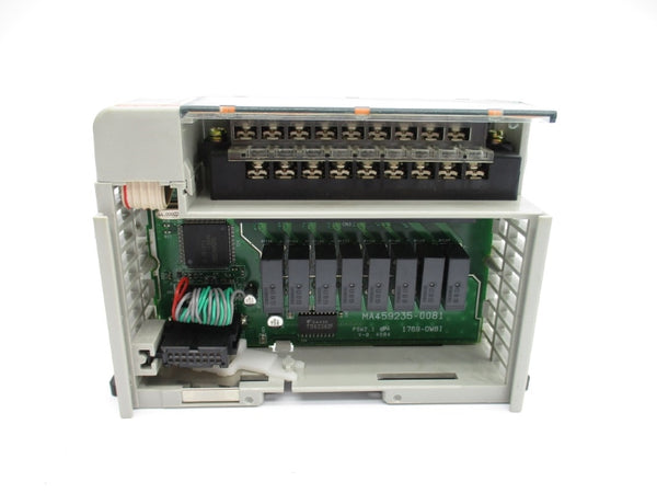 ALLEN BRADLEY 1769-OW8I SER. B F/W 3.1 24VDC 0.1A (AS PICTURED) NSNP