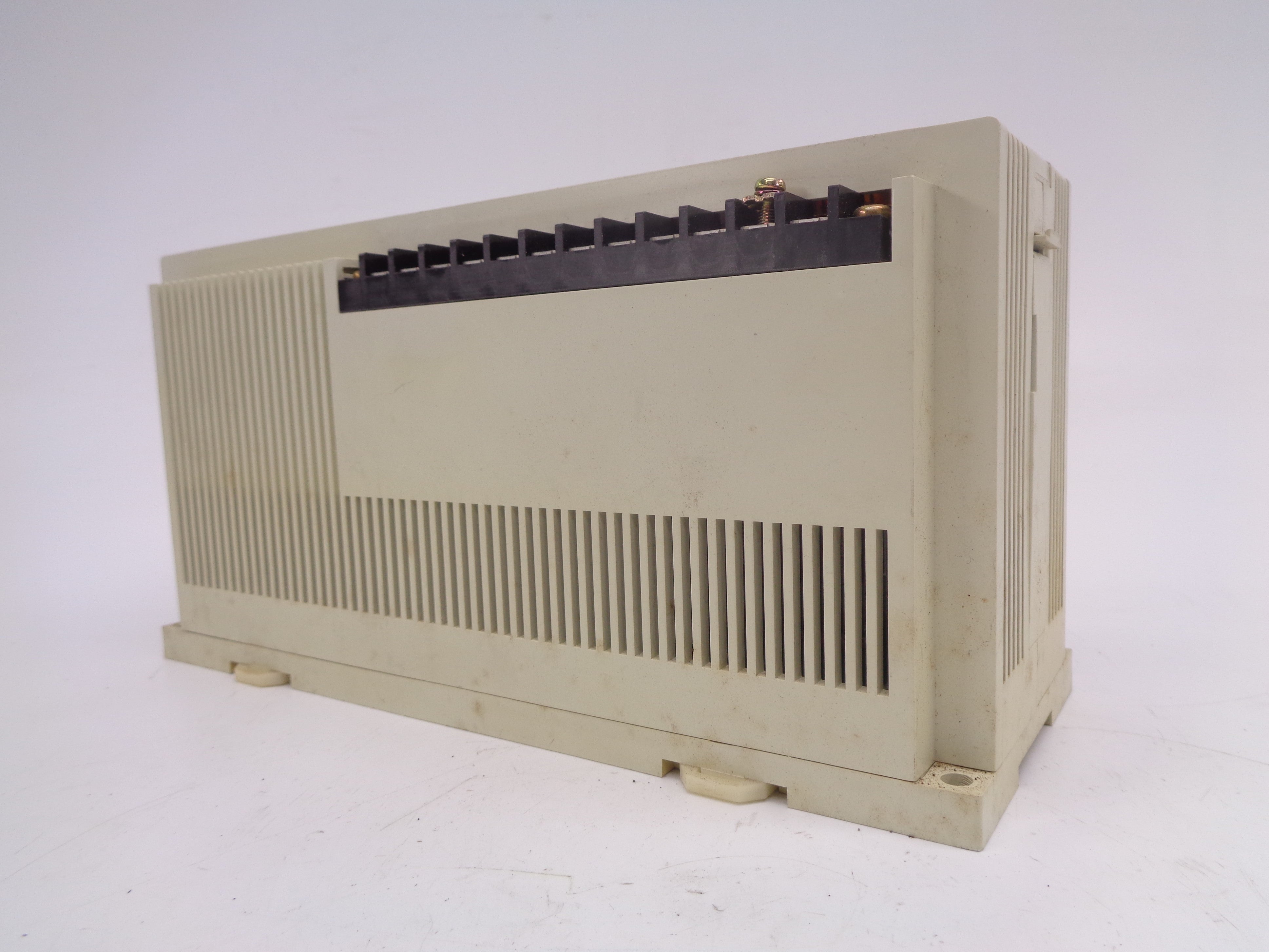 ALLEN BRADLEY 1745-LP101 SER. A F/W 4 10-250VAC 15A UNMP