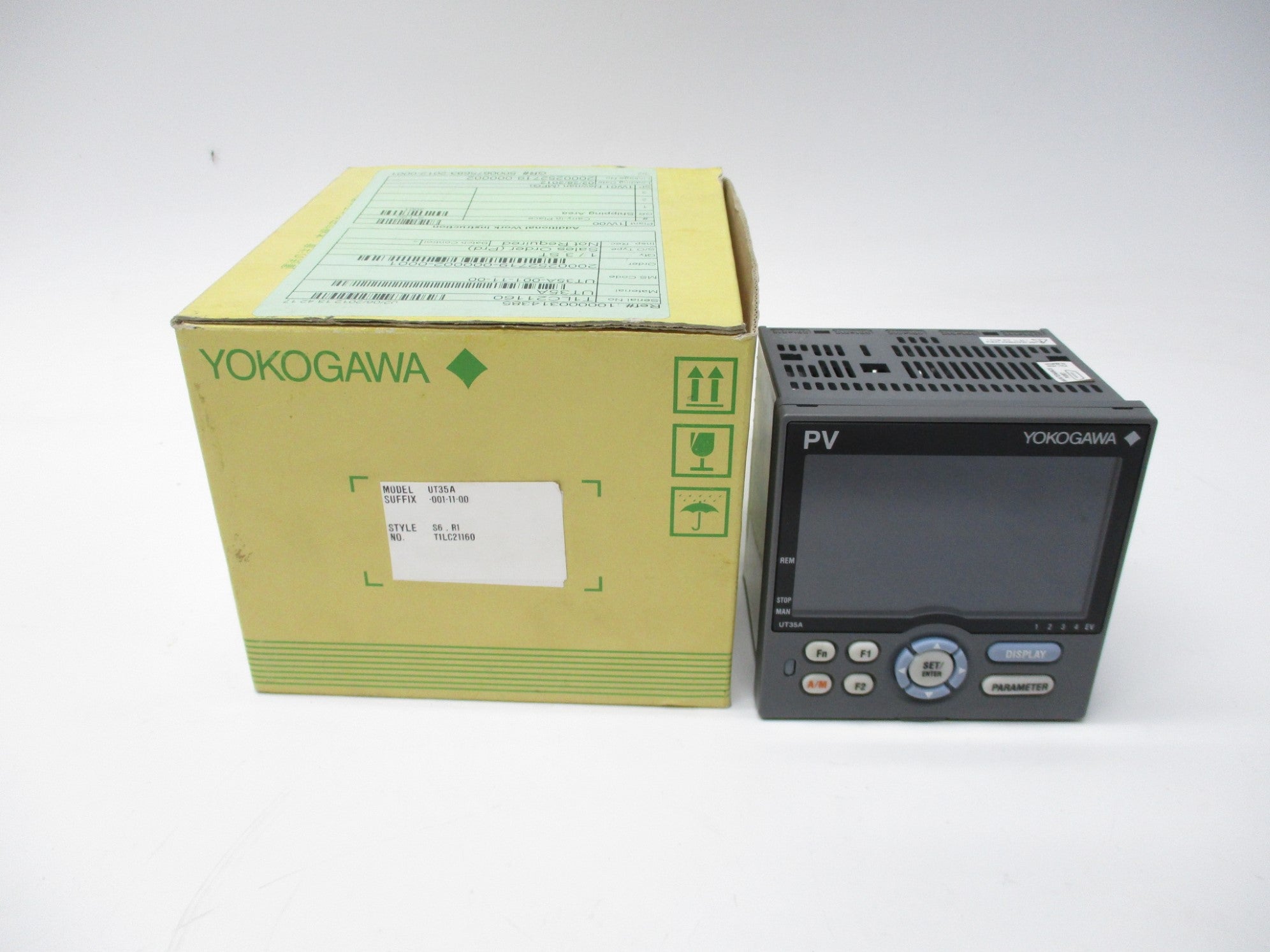 YOKOGAWA UT35A-001-11-00 NSMP