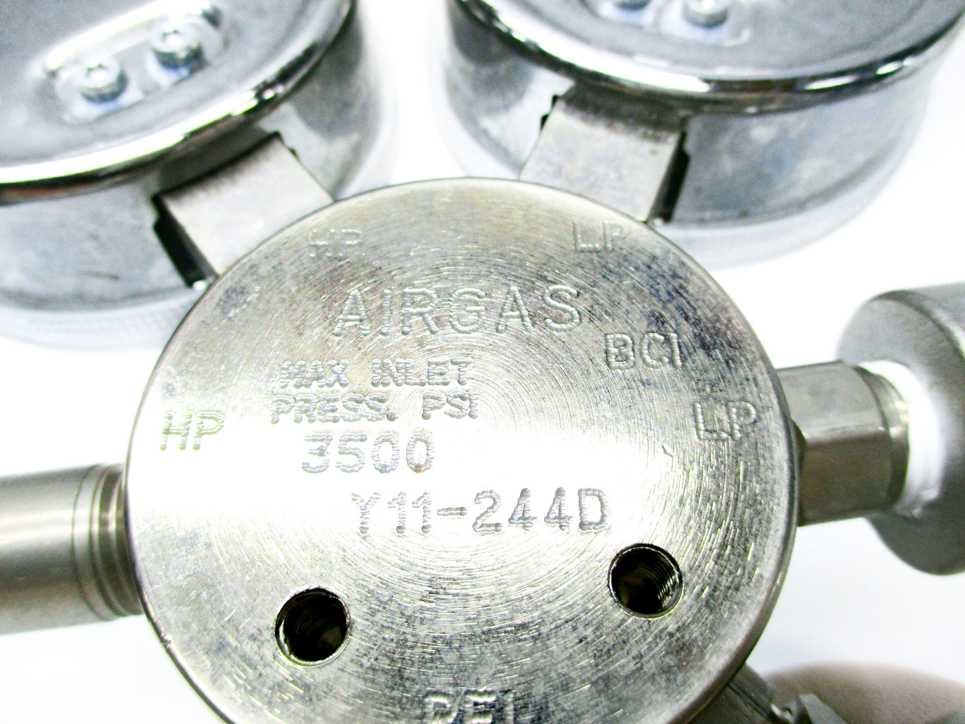 AIRGAS Y11-244D 3500PSI UNMP