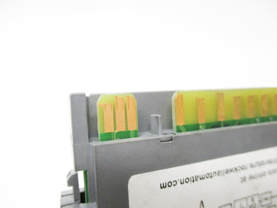 ALLEN BRADLEY 1734-OV8E SER. C F/W 3.018 UNMP