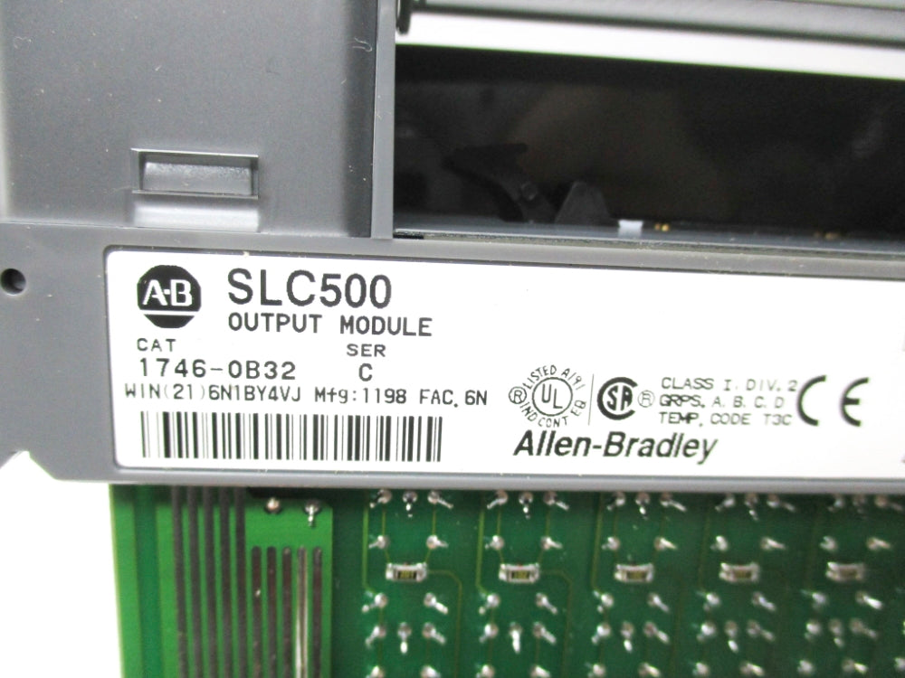 ALLEN BRADLEY 1746-OB32 SER. C NSNP
