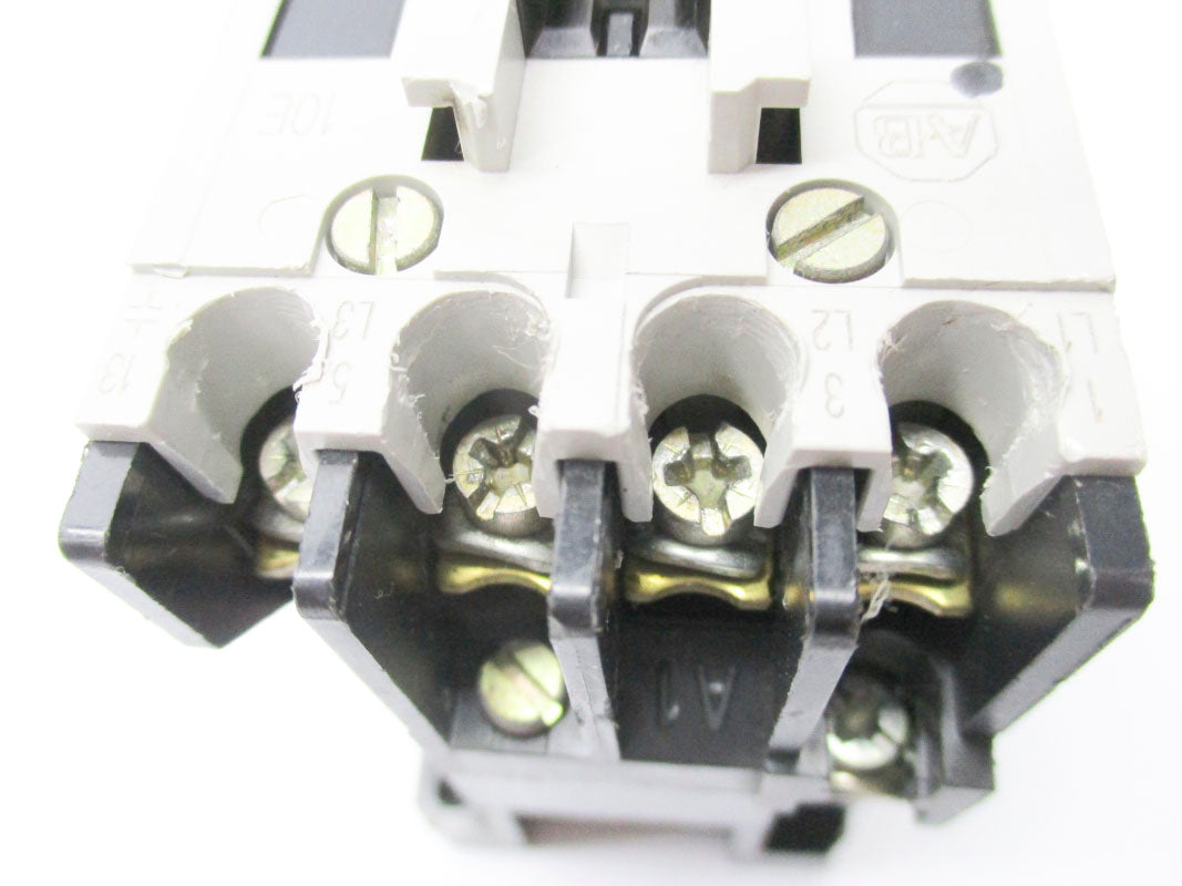 ALLEN BRADLEY 104-A09ND3 SER. B 110/120V 9A UNMP