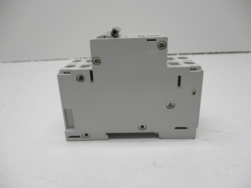 ALLEN BRADLEY 1492-CB2G030 CIRCUIT BREAKER SER. B 3A NSNP