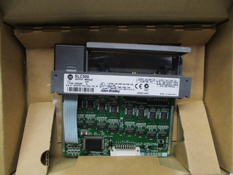 ALLEN BRADLEY 1746-OB32E SER. A 10-30VDC NSMP