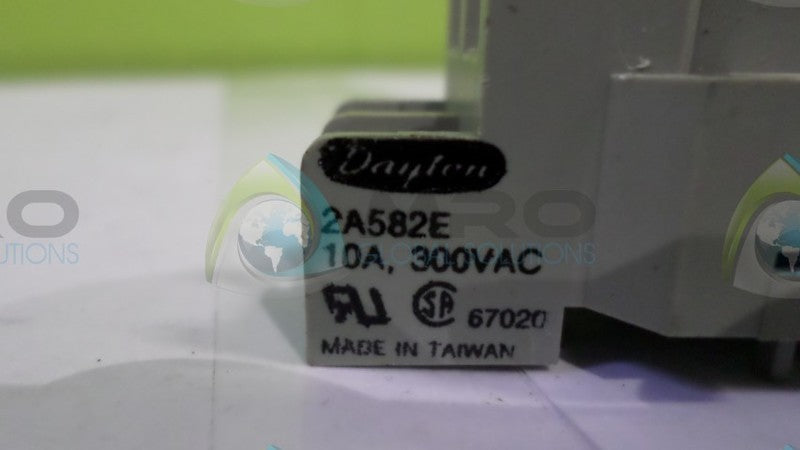 DAYTON 2A582E RELAY SOCKET  NSNP
