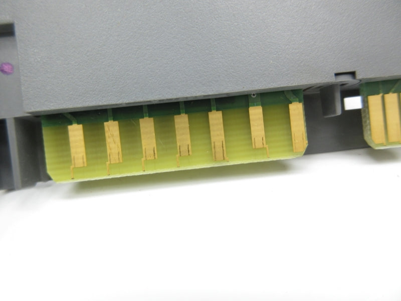 ALLEN BRADLEY 1734-OB8 SER. C F/W 3.017 24VDC 3A UNMP