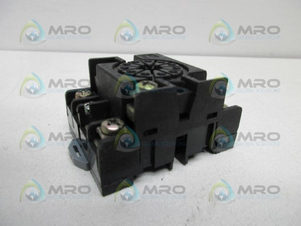 FINDER 90.17 RELAY SOCKET  UNMP