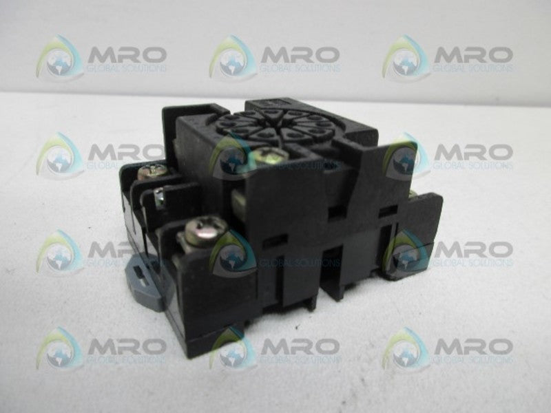 FINDER 90.17 RELAY SOCKET  UNMP
