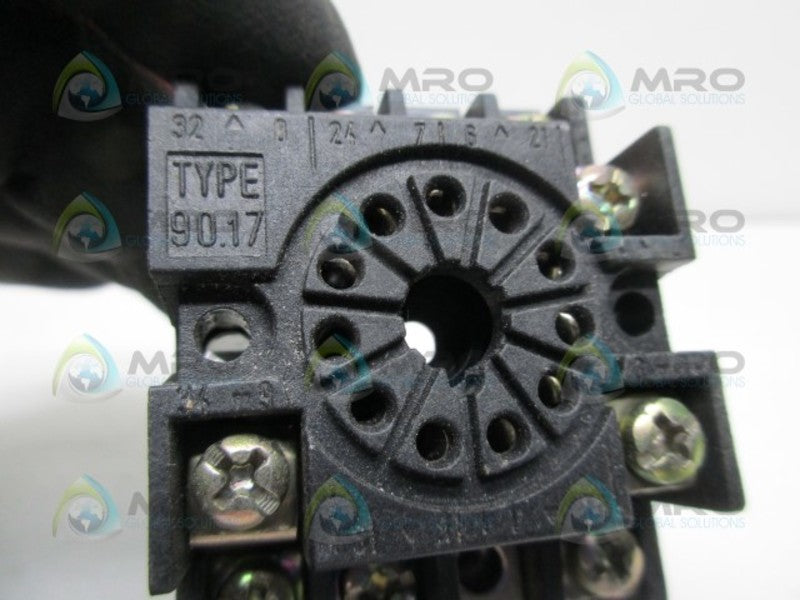 FINDER 90.17 RELAY SOCKET  UNMP