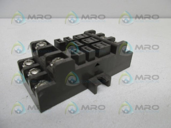 IDEC SR3B-02 RELAY SOCKET  UNMP