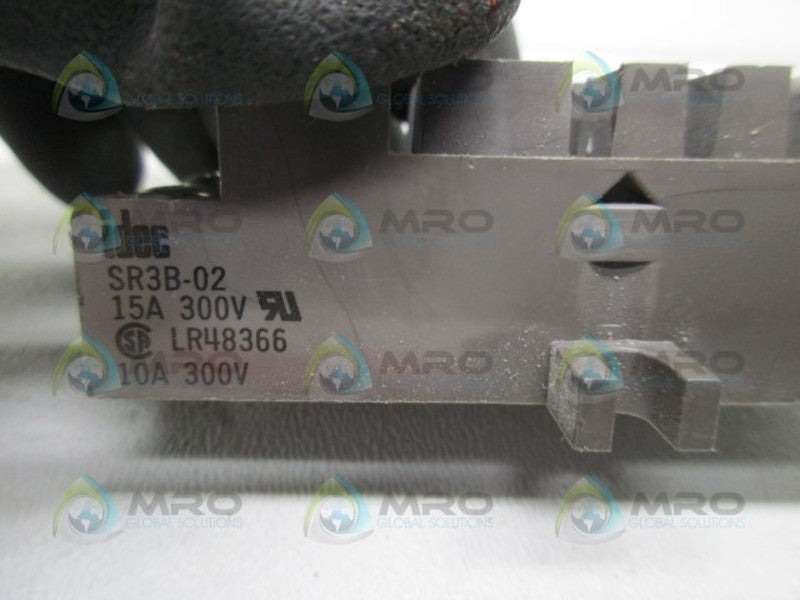IDEC SR3B-02 RELAY SOCKET  UNMP
