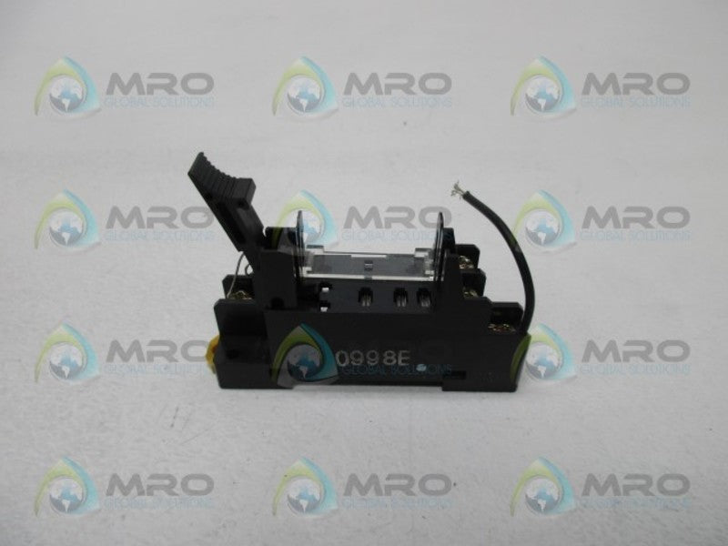 OMRON 2-M3X12 RELAY BASE SOCKET  UNMP