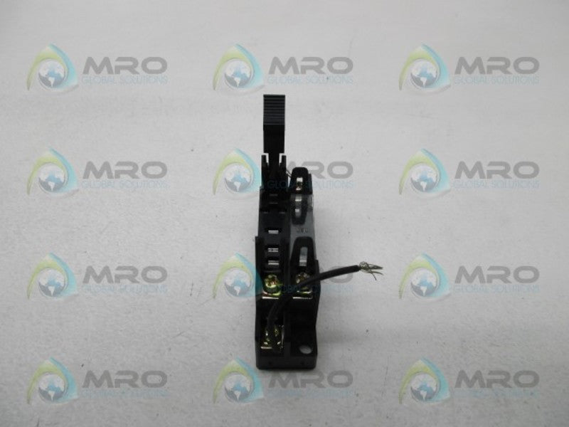 OMRON 2-M3X12 RELAY BASE SOCKET  UNMP