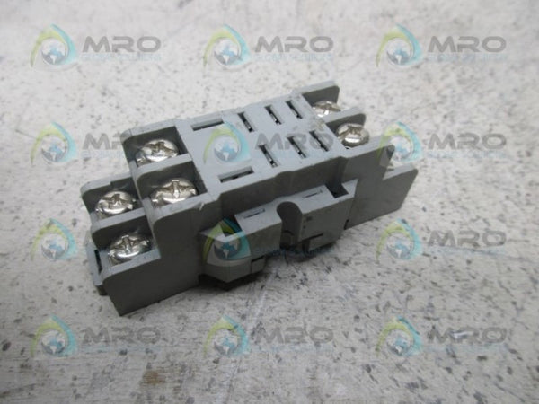 DAYTON 2A582E RELAY SOCKET  UNMP