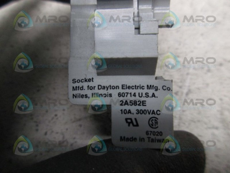 DAYTON 2A582E RELAY SOCKET  UNMP