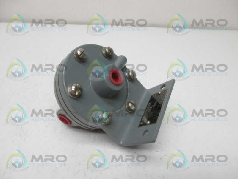 MOORE PRODUCTS BA4 RATIO 1:4 PNEUMATIC RELAY  NSMP