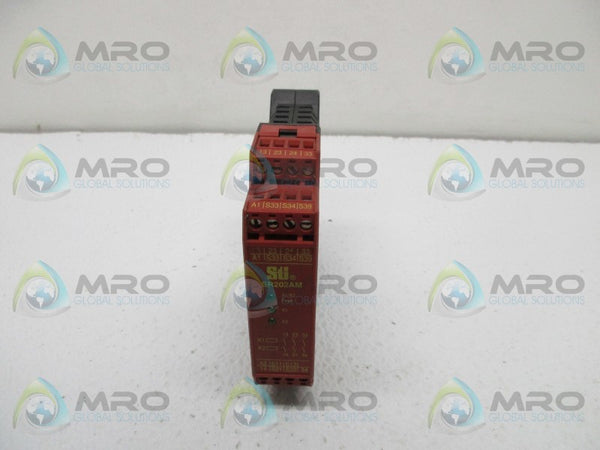 STI SR202AM01 SAFETY RELAY  UNMP