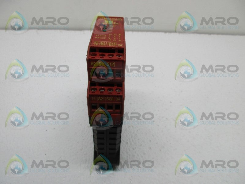 STI SR202AM01 SAFETY RELAY  UNMP