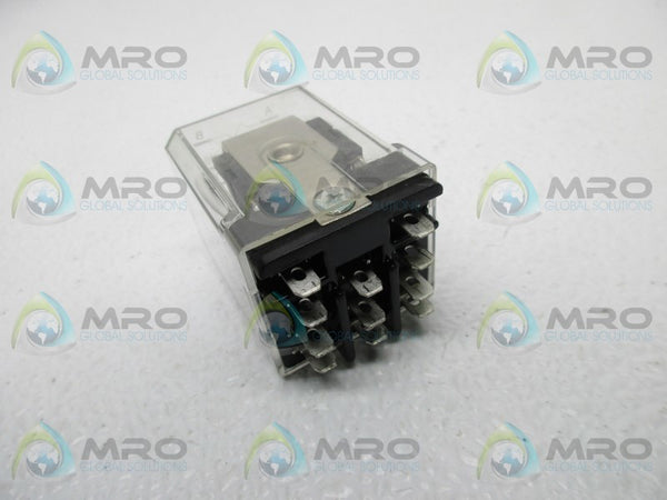 CUTLER HAMMER D5PR3P SER.A2 PLUG IN RELAY  UNMP