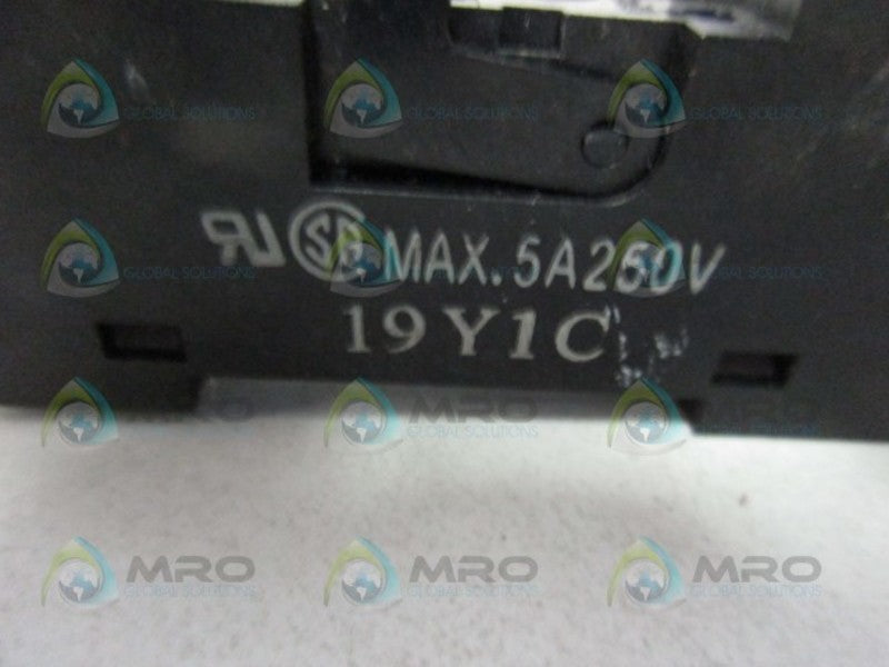 IDEC 19Y1C RELAY SOCKET  UNMP